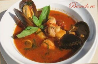 Итальянский суп из томатов и морепродуктов