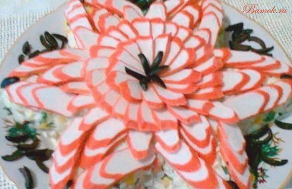 Салат «Звезда» из крабовых палочек, кукурузы и яиц