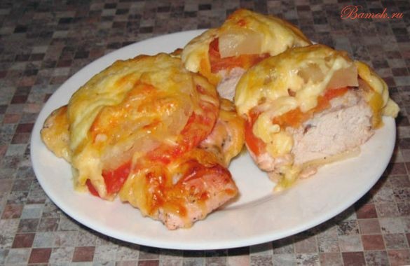 Запеченное с яблоками и сыром филе индейки