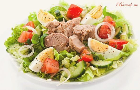 Овощной салат с тунцом