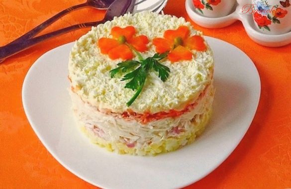 Слоеный салат с курицей и редькой Слоеный салат с курицей и редькой