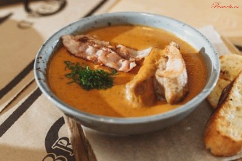 Ароматный суп с жареной свининой