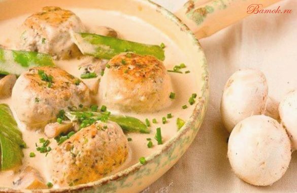 Мясные тефтели в грибном соусе