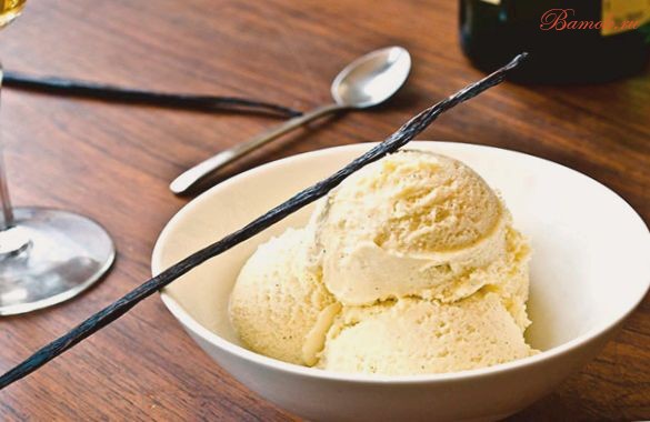 Натуральное ванильное мороженое дома Натуральное ванильное мороженое дома