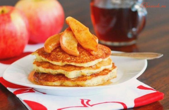 Оладьи на кефире с корицей и яблоком Оладьи на кефире с корицей и яблоком