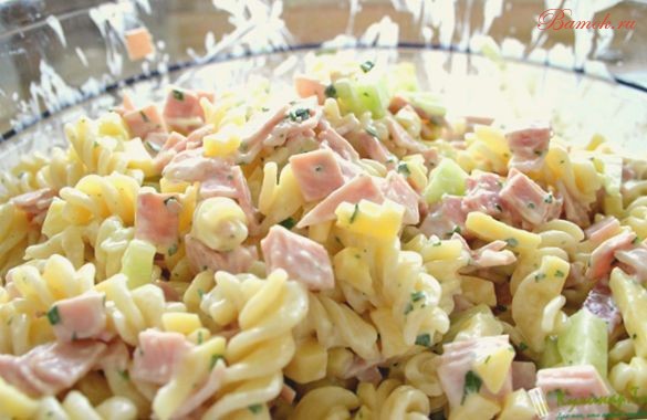 Салат по-французски с макаронами и мясом