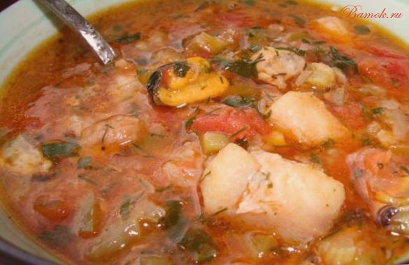 Суп «Гамбо» с креветками, крабовым мясом и беконом