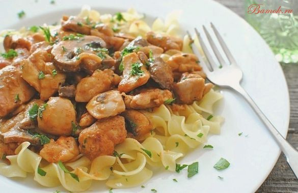 Бефстроганов из мяса курицы Бефстроганов из мяса курицы