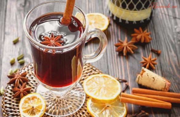 Тёплый шоколад с корицей и гвоздикой