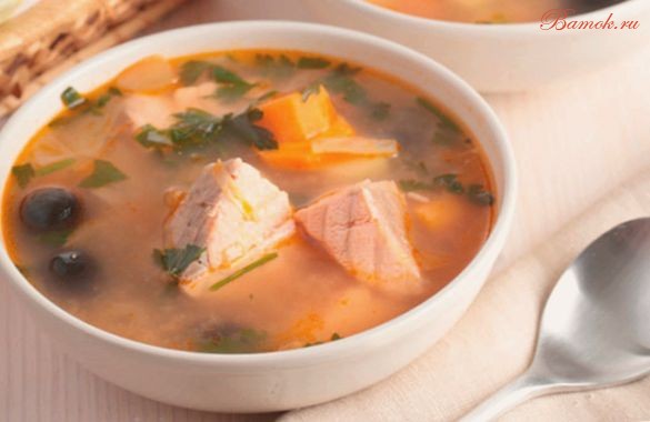 Уха из горбуши со свежим сельдереем