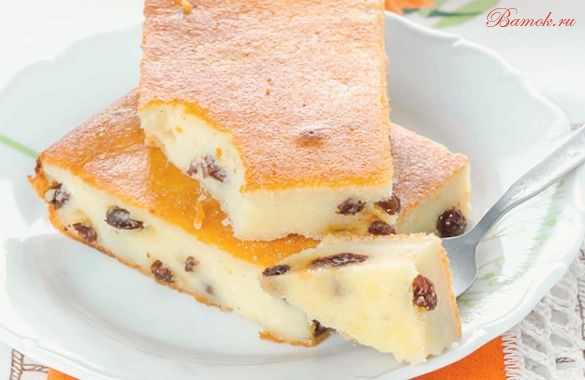Запеканка из творога с манкой и изюмом