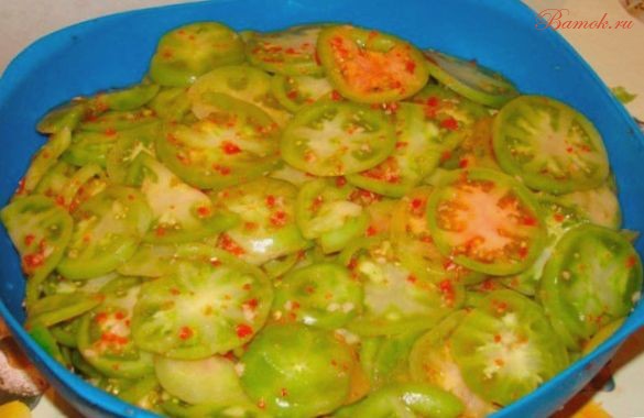 Салат с зелеными помидорами и морковью по-татарски Салат с зелеными помидорами и морковью по-татарски