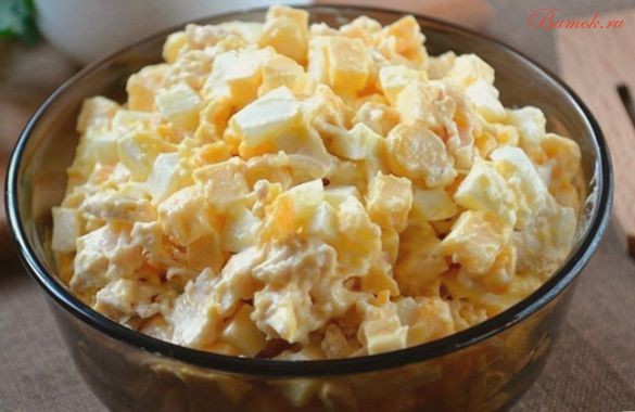 Салат «Сытный» с курицей и кукурузой