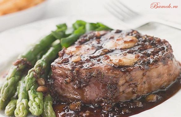 Говяжий стейк в вине Мадера с грибами