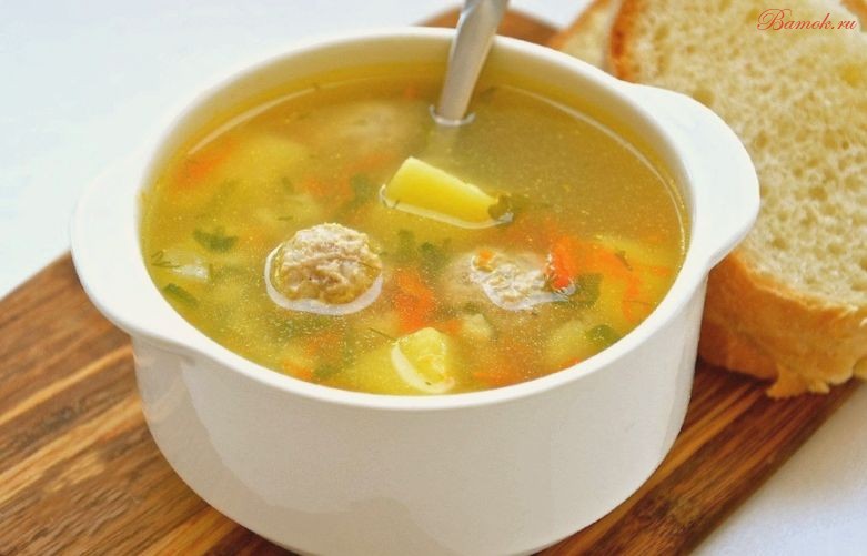 Простой картофельный суп с фрикадельками