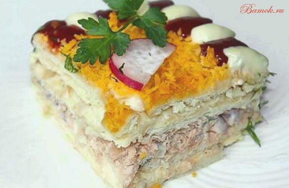 Простой рыбный торт с крекерами