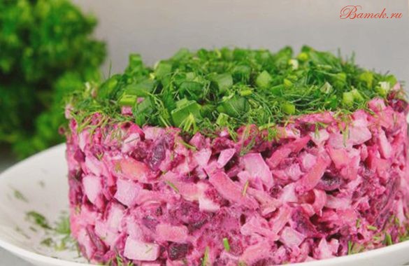 Свекольный салат с сыром и кальмарами Свекольный салат с сыром и кальмарами