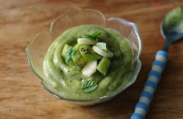 Десертный пудинг из авокадо с киви