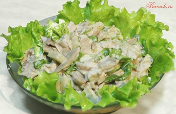 Салат грибной с курицей