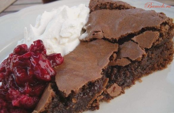 Шведский пирог-размазня «Kladdkaka» с сыром Шведский пирог-размазня «Kladdkaka» с сыром