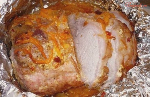 Сочная свинина с брынзой в духовке Сочная свинина с брынзой в духовке
