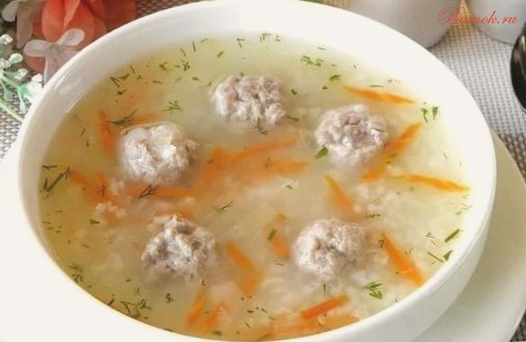 Суп с овощами и готовыми фрикадельками