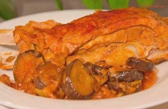 Телятина с баклажанами в томатном соке