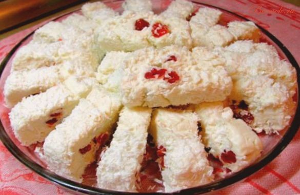 Творожный десерт «Белоснежка» с ягодами