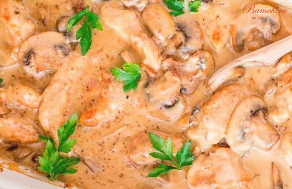 Куриные грудки с грибами в сливках на сковороде Куриные грудки с грибами в сливках на сковороде