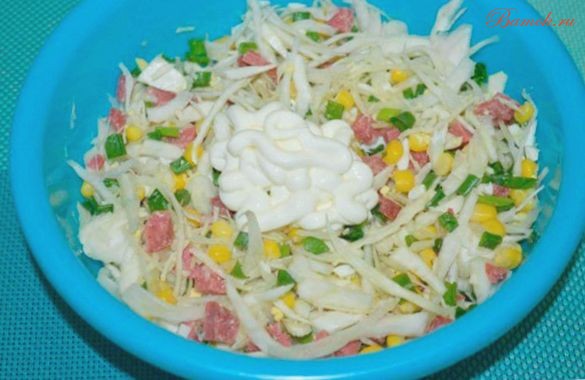 Салат с колбасой и морской капустой Салат с колбасой и морской капустой