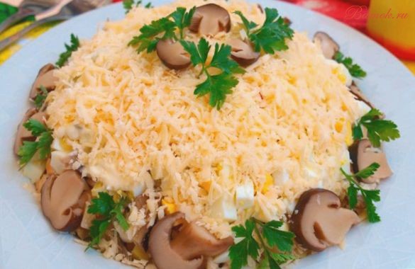 Салат слоеный из шампиньонов