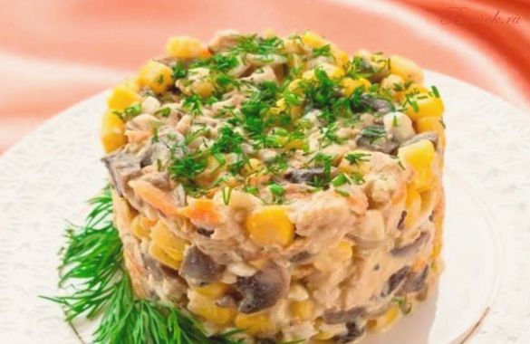 Салат «Весенний сутки» с курицей и грибами