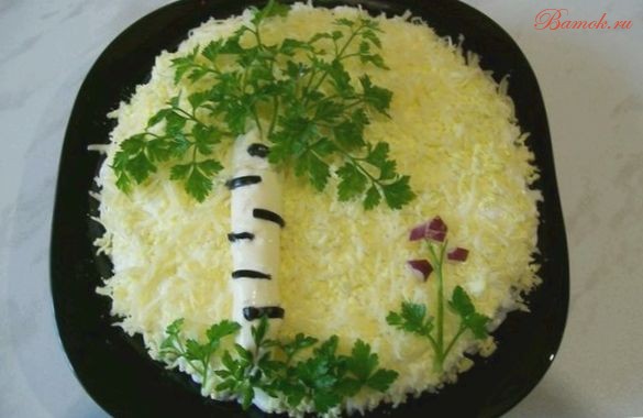 Слоеный салат «Березка» с курицей