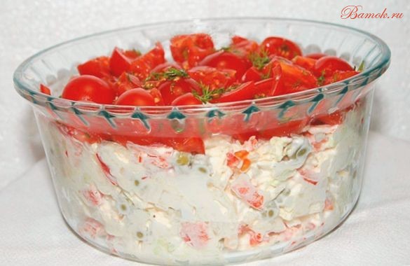 Слоеный салат «Красная Шапочка» с куриной грудкой Слоеный салат «Красная Шапочка» с куриной грудкой