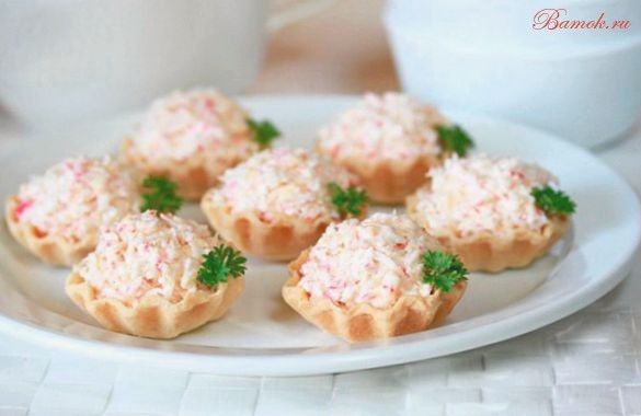 Тарталетки с крабовым мясом и сыром Тарталетки с крабовым мясом и сыром