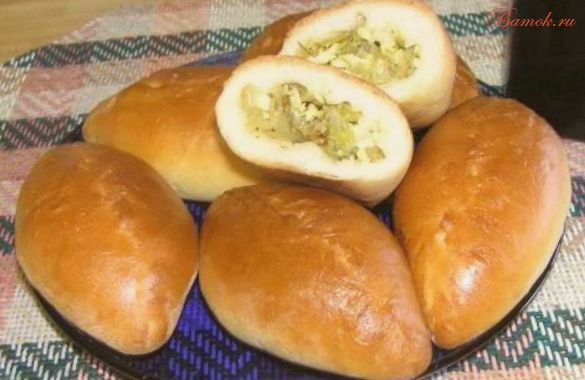 Дрожжевые пирожки с капустной начинкой