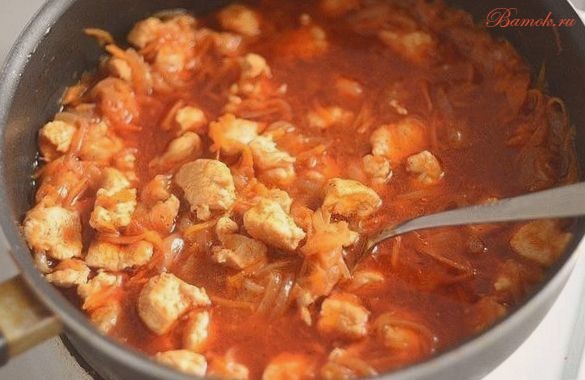 Гуляш из куриной грудки с болгарским перцем