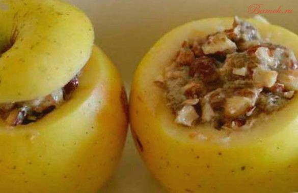 Яблоки запеченные с грецкими орехами в мультиварке