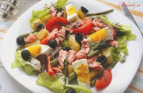 Салат «Нисуаз» с лососем и фасолью Салат «Нисуаз» с лососем и фасолью