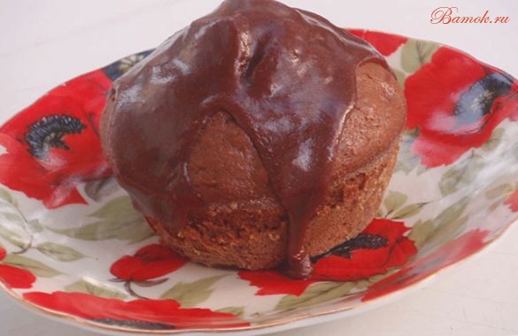 Шоколадный кекс со сливками и фундуком
