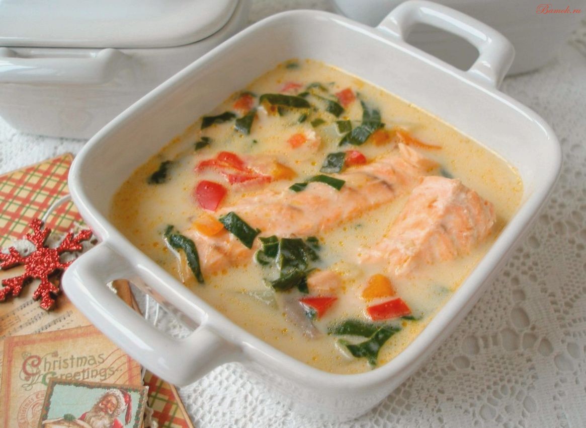 Сырный суп с шпинатом и семгой