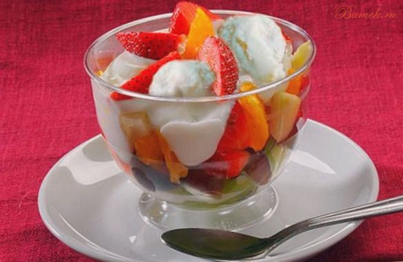 Замороженный салат из фруктов