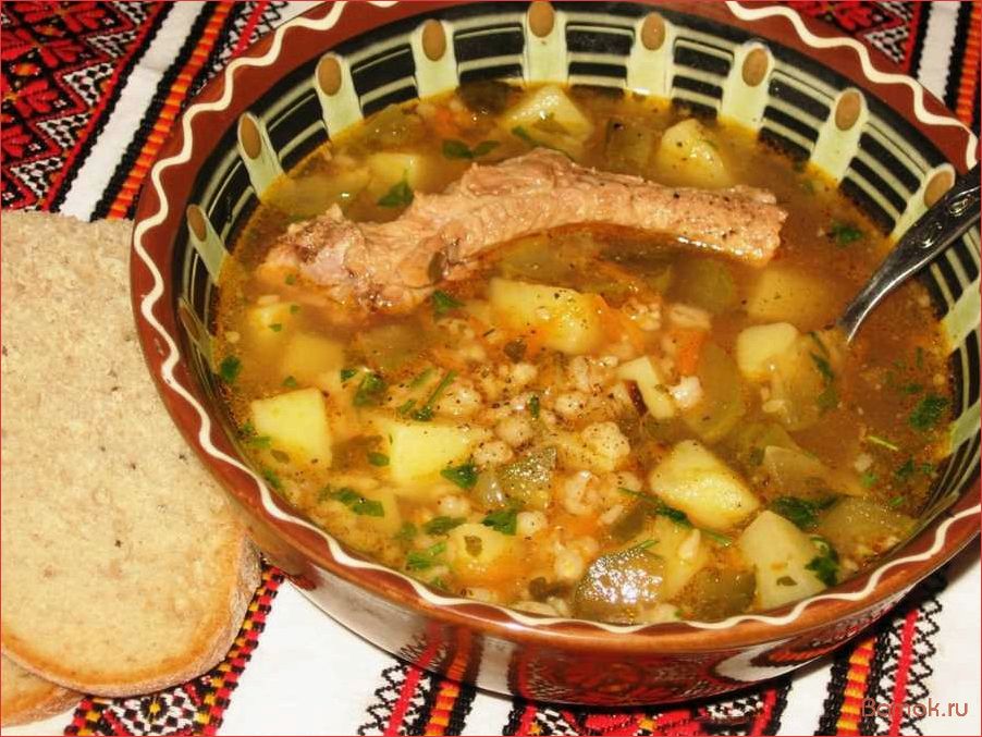 Рассольник с мясом. Украинский рассольник. Украинская кухня рассольник. Рассольник на Руси. Русское национальное блюдо рассольник.