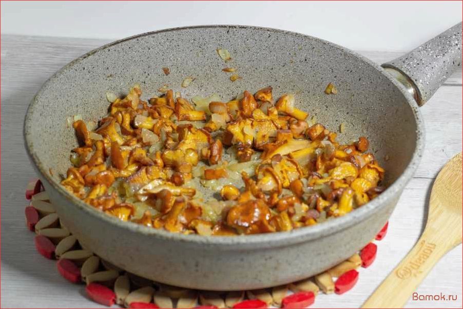 Рецепт приготовления вкуснейших макарон с лисичками и нежной сметаной