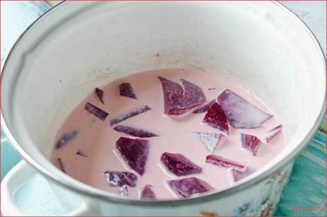 (свекольный, крем-суп, фетой, нежное, сочетание) Свекольный крем-суп с фетой — нежное сочетание свеклы и сыра для идеального обеда