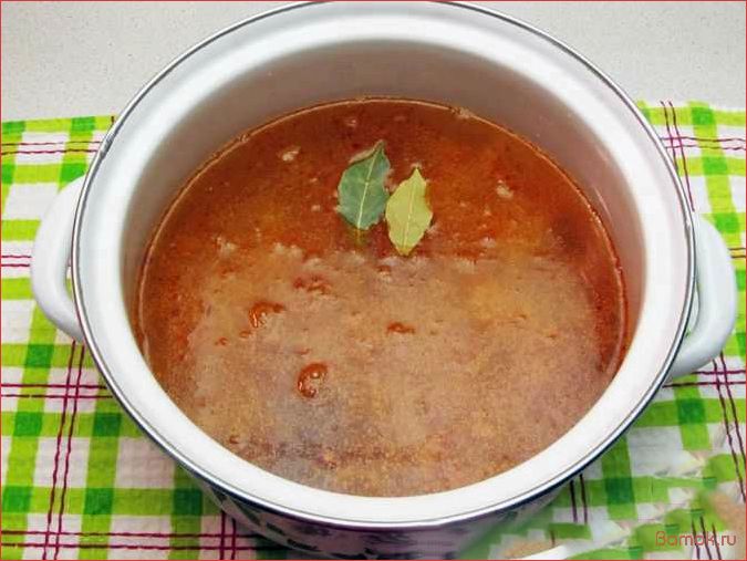 Суп с квашеной капустой и сосисками — вкусное и сытное блюдо для холодных дней